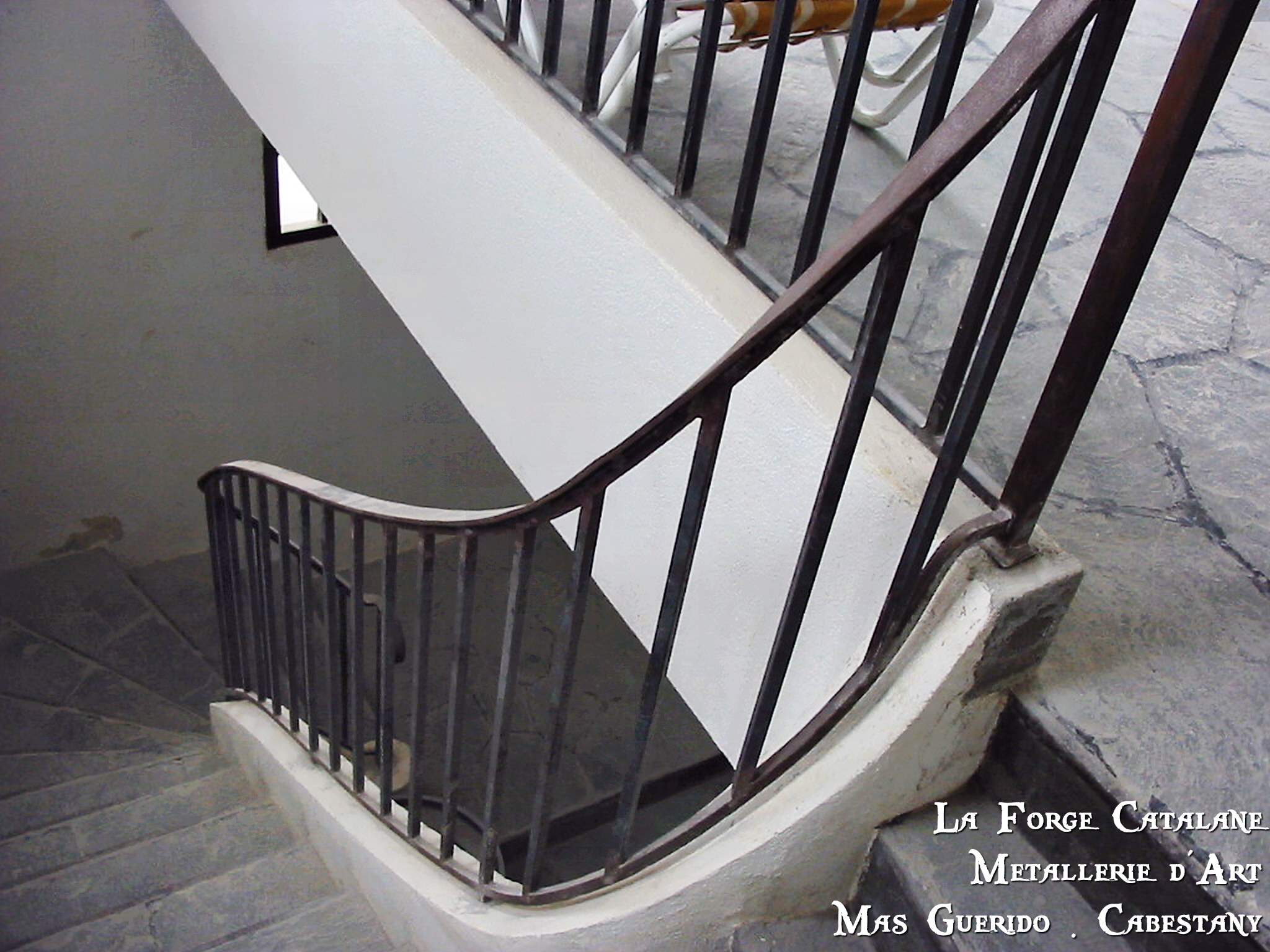 Rampant barreau droit main courante en fer plat debillarde forge catalane.jpg